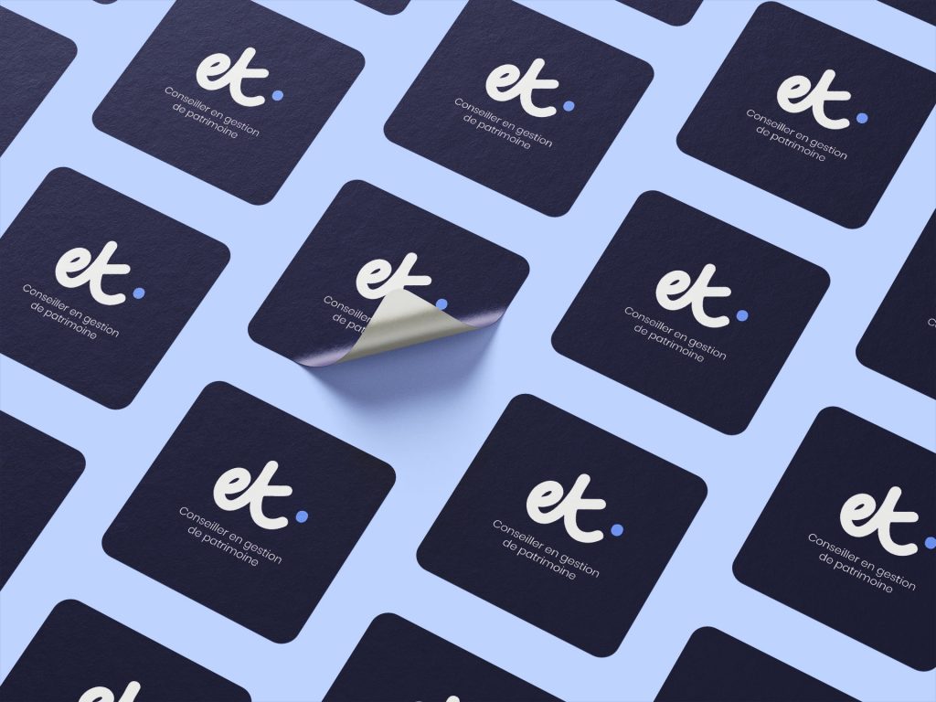 Grille de stickers avec le logo etpatrimoine sur fond coloré