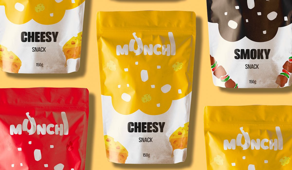 Packagings multiples de snacks Munchi sur fond coloré
