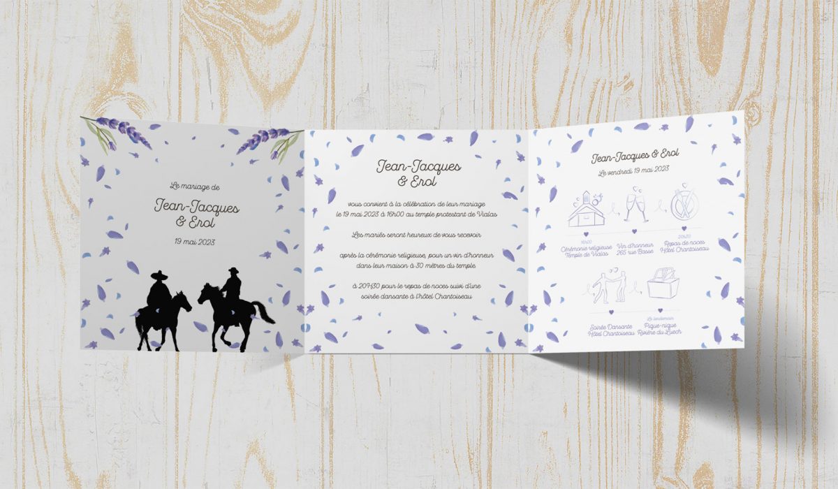 Mockup d'un faire part pour un mariage provencal sur fond bois blanc
