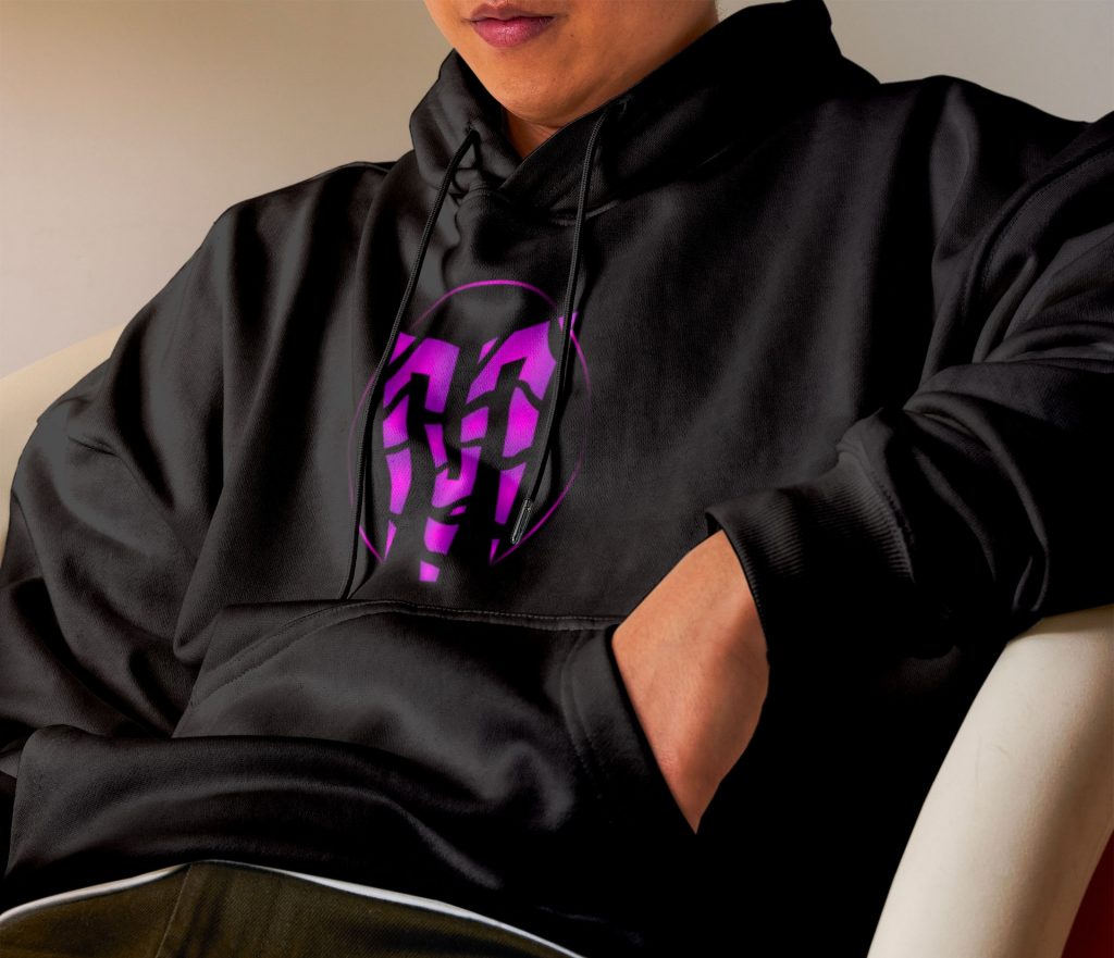 Mockup d'une personne portant un sweat avec le logo Mirage